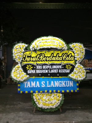 Papan Bunga Duka di Panularan